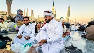 First RAMADAN IFTAR in Madina Masjid an Nabawi  Ramadan Mubarak [upl. by Yecrad]