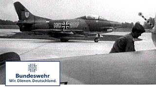 Classix Düsenflugzeuge auf der Autobahn 1967  Bundeswehr [upl. by Koby]