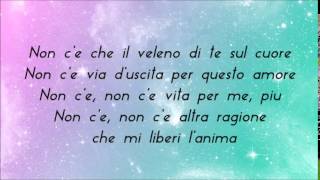 Laura Pausini  Non Cè lyrics [upl. by Mcgean700]